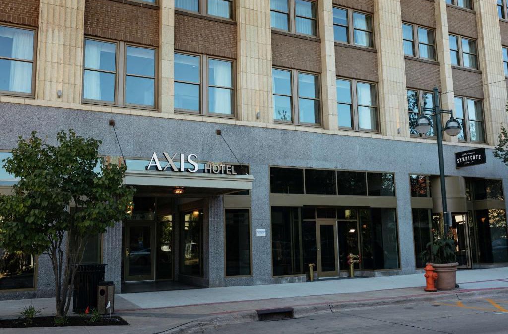 Moline Hotel | The Axis Moline Hotel, Tapestry Collection By Hilton