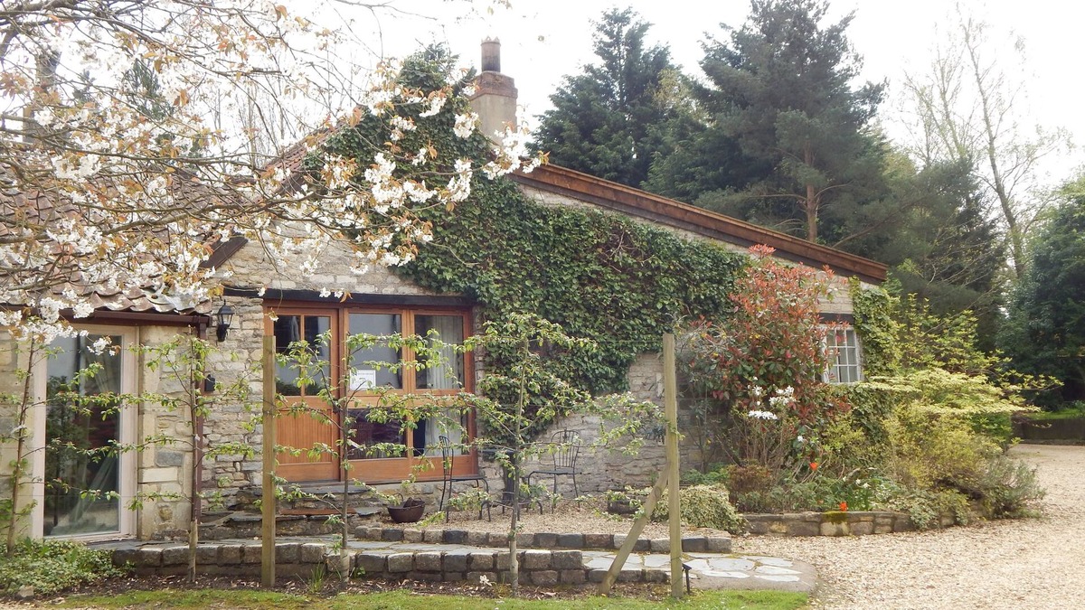 Hinton Cottage | The Aylesbury Cottage - Part of the Hinton Grange Collection
