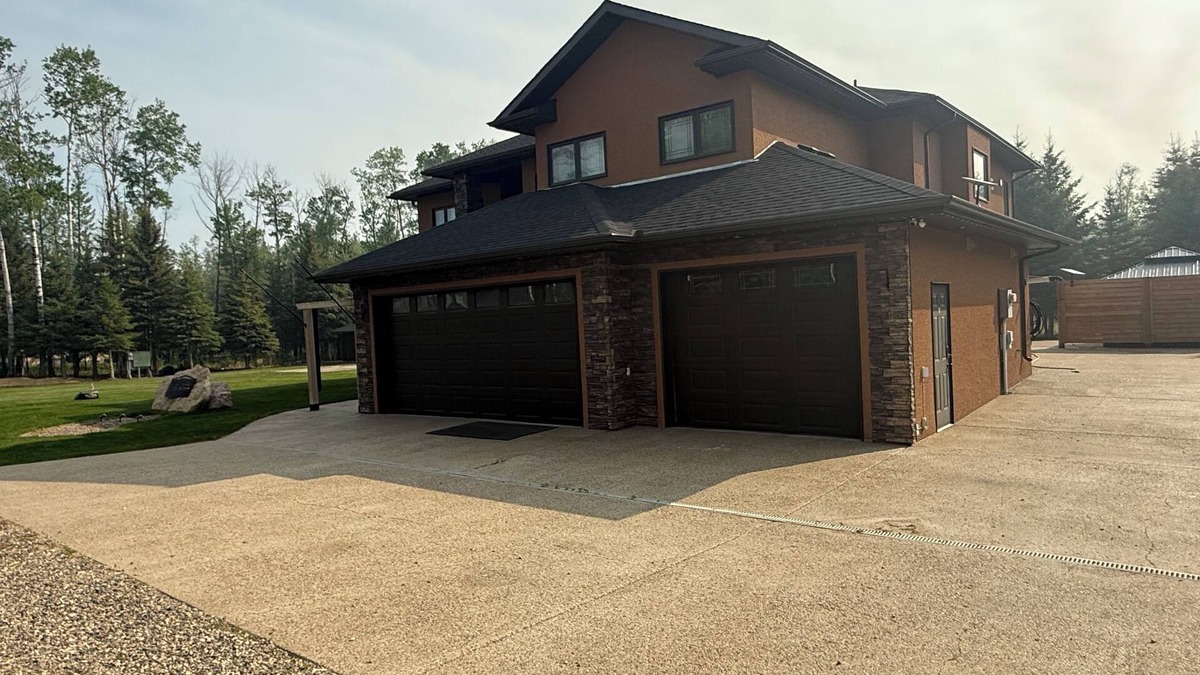 Candle Lake Cottage | The Back Nine House - 4BR Luxury Near Candle Lake Golf