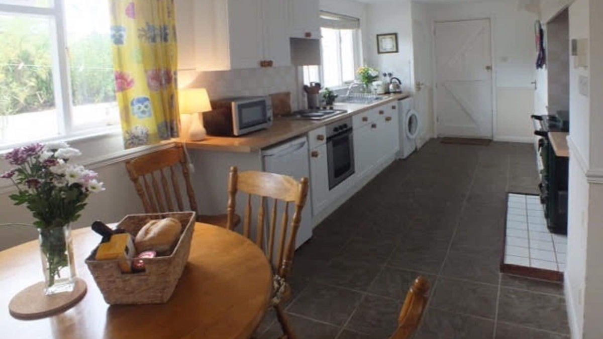 St Wenn House | The Bailiff's House - Perfect for multiple dogs and their family.
