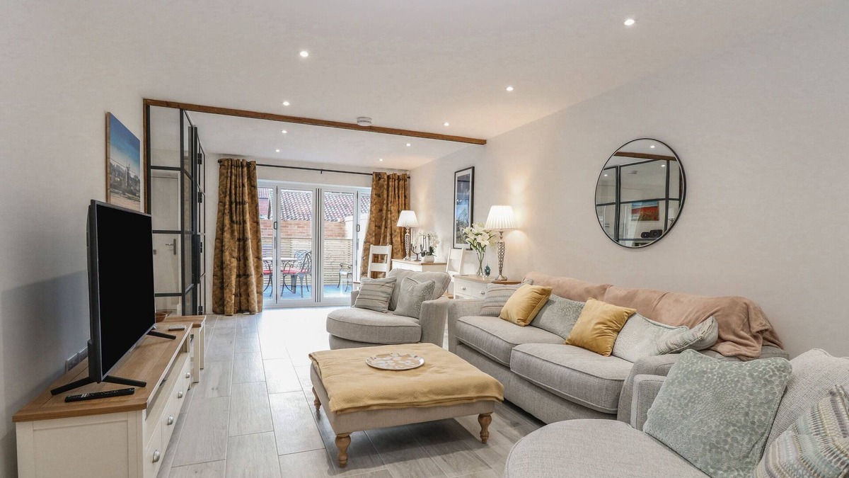 Northwold Cottage | THE BAKER'S OVEN, with a garden in Downham Market