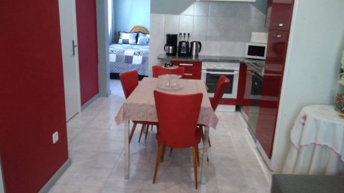 Senhora da Hora House | The banana house