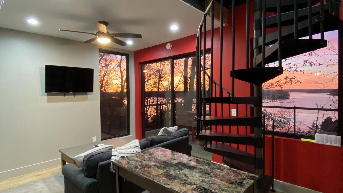 Rocky Mount Cottage | The Bane - Treehouse for two - tiny house with big views
