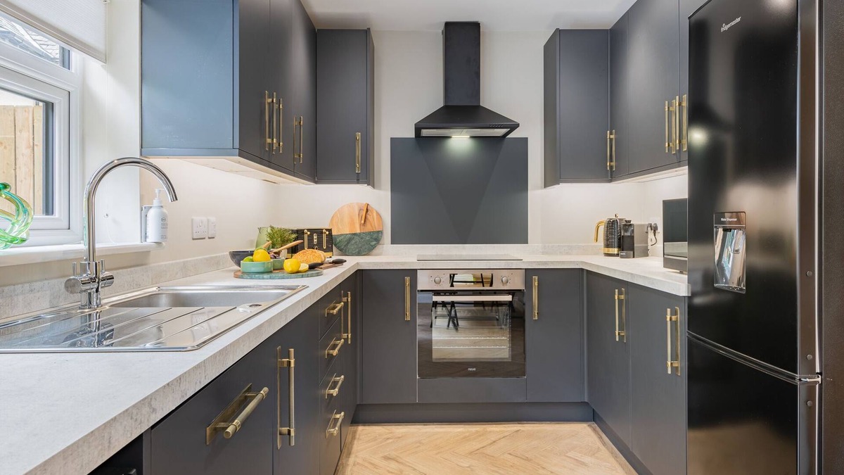 Silverdale House | The Bank House- Luxury 3 bed cottage with hot tub!