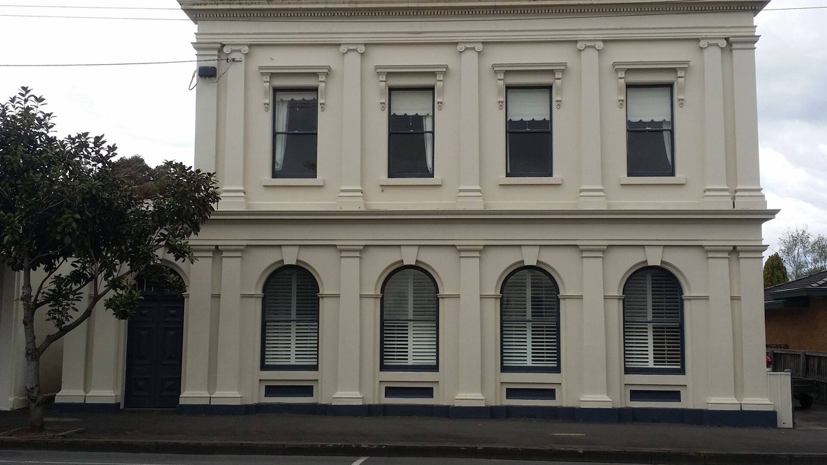 Koroit Apartment | The Bank Koroit - Garden Apartment. Right in the heart of Koroit.