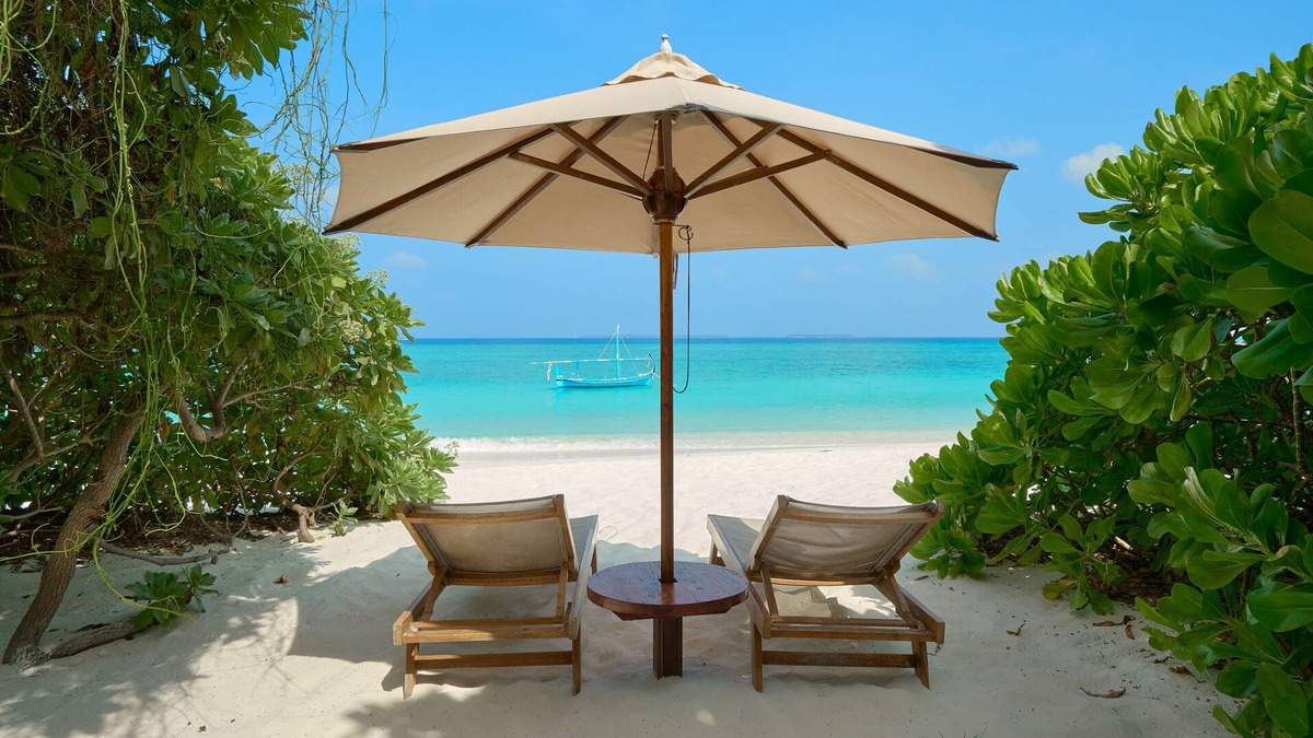 Hanimaadhoo Hotel | The Barefoot Eco Hotel