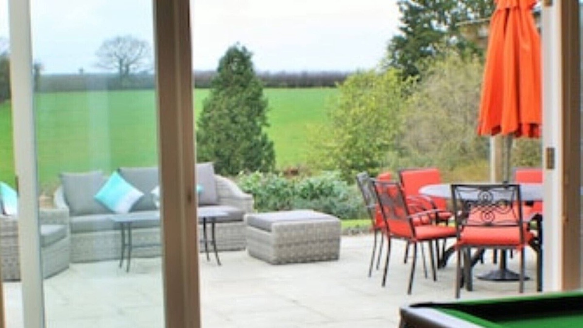 Crediton Cottage | The Barn (4 Bedrooms)