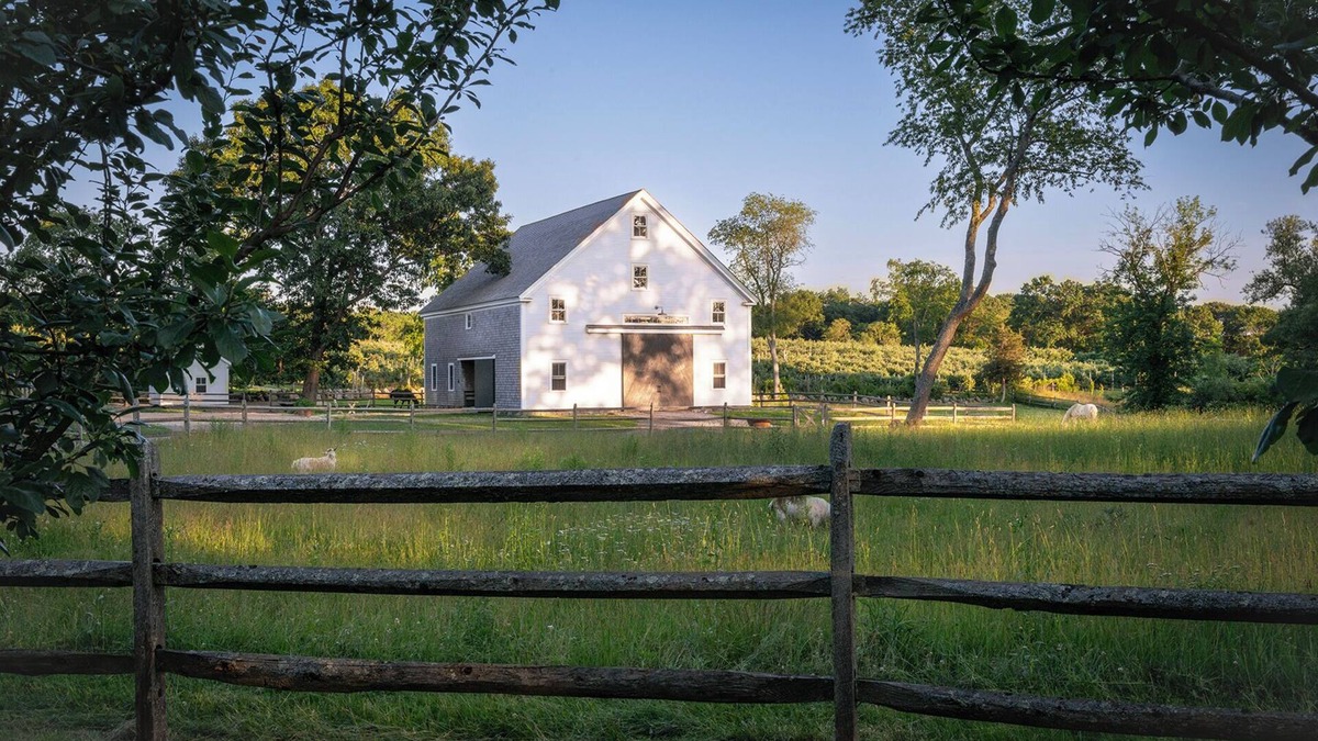 Ipswich House | The Barn at Asa Stone Farm