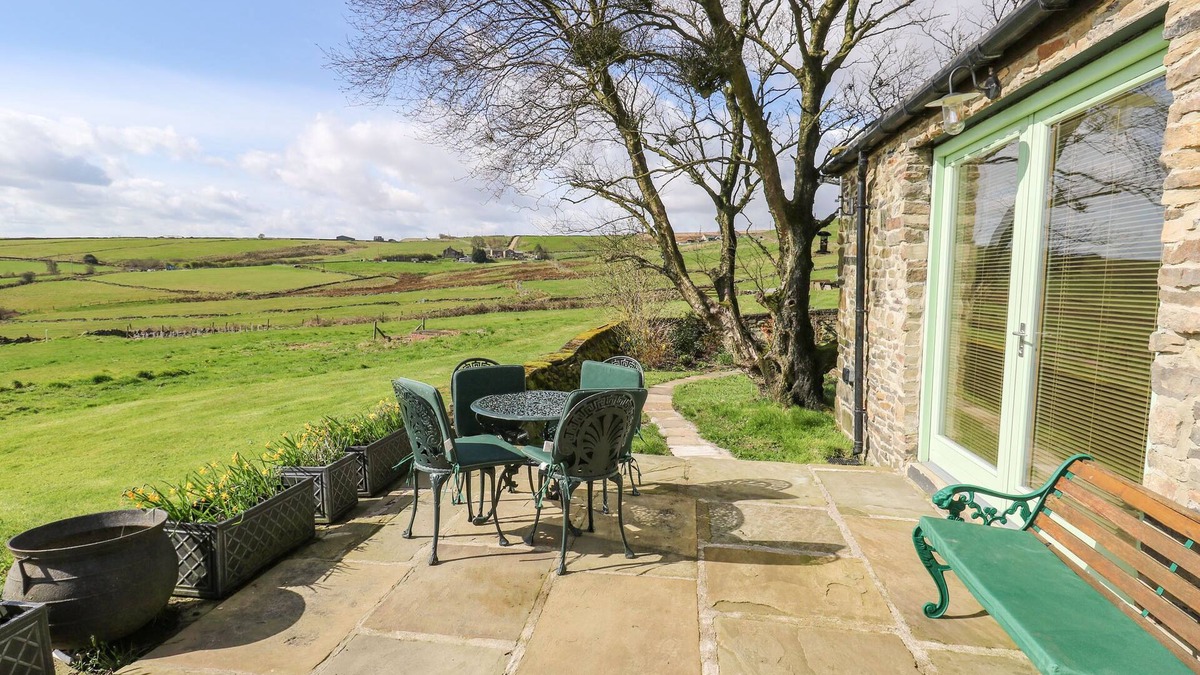 Sowerby Bridge Cottage | The Barn at Crow Hill Shaw Farm