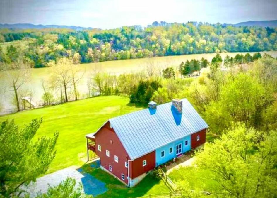 Luray House | The Barn at Evermore: riverfront retreat w/hot tub