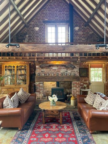 Dorking Villa | The Barn at Logmore Farm