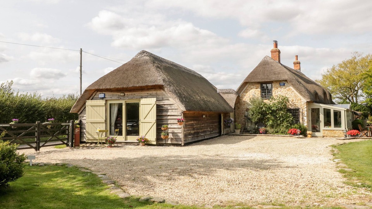 Ilton Cottage | THE BARN AT RAPPS COTTAGE, romantic, with a garden in Ilminster