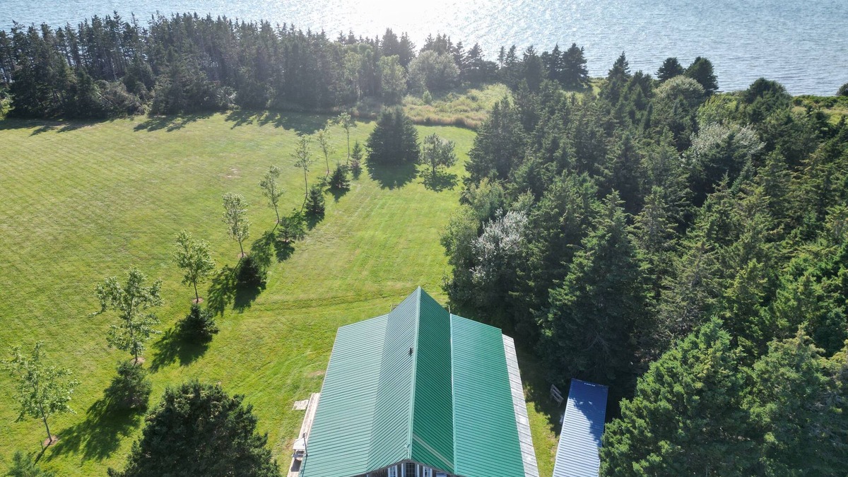 Little Pond Hotel | The Barn at Spry Point
