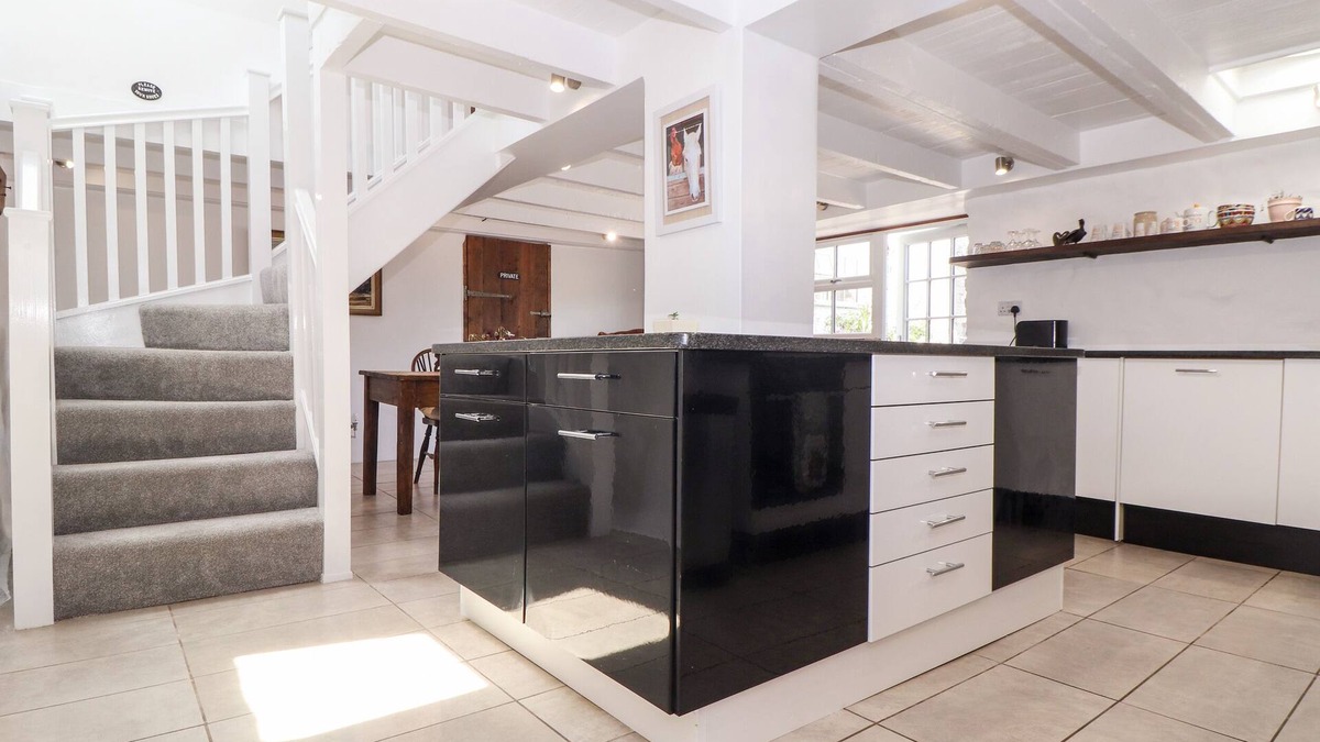 Coverack Cottage | The Barn at Trevothen Farm