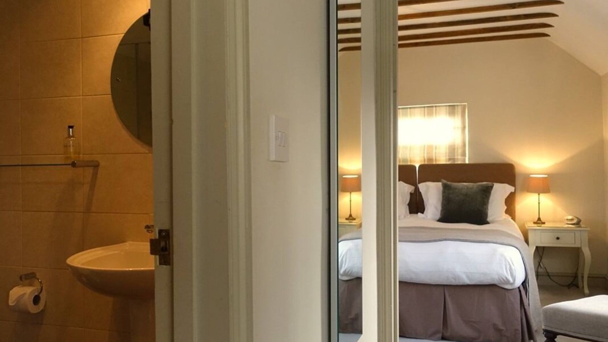 Chiddingstone Hoath Bed & Breakfast | The Barn At Woodview