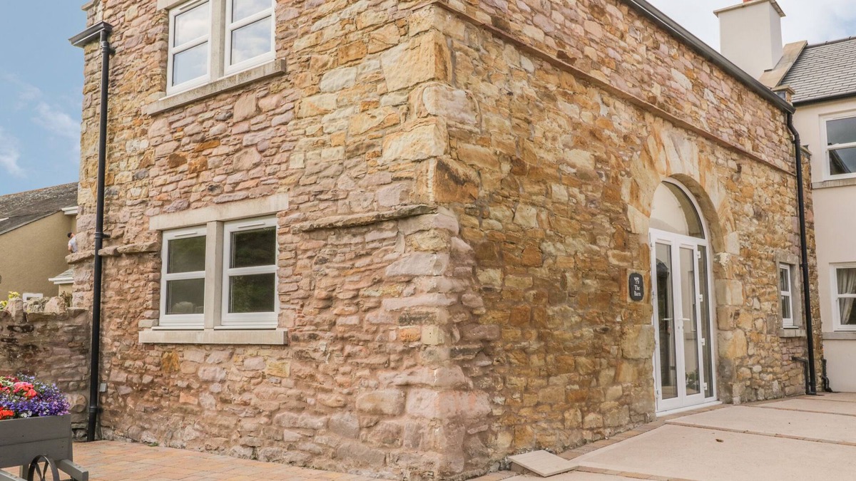 Stainburn Cottage | THE BARN, family friendly, character holiday cottage in Workington