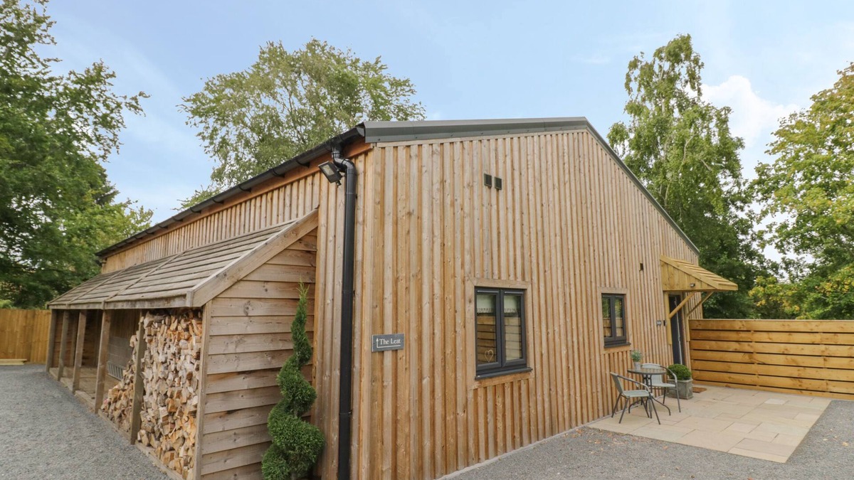 Weston under Penyard Cottage | THE BARN, family friendly, luxury holiday cottage in Droitwich Spa