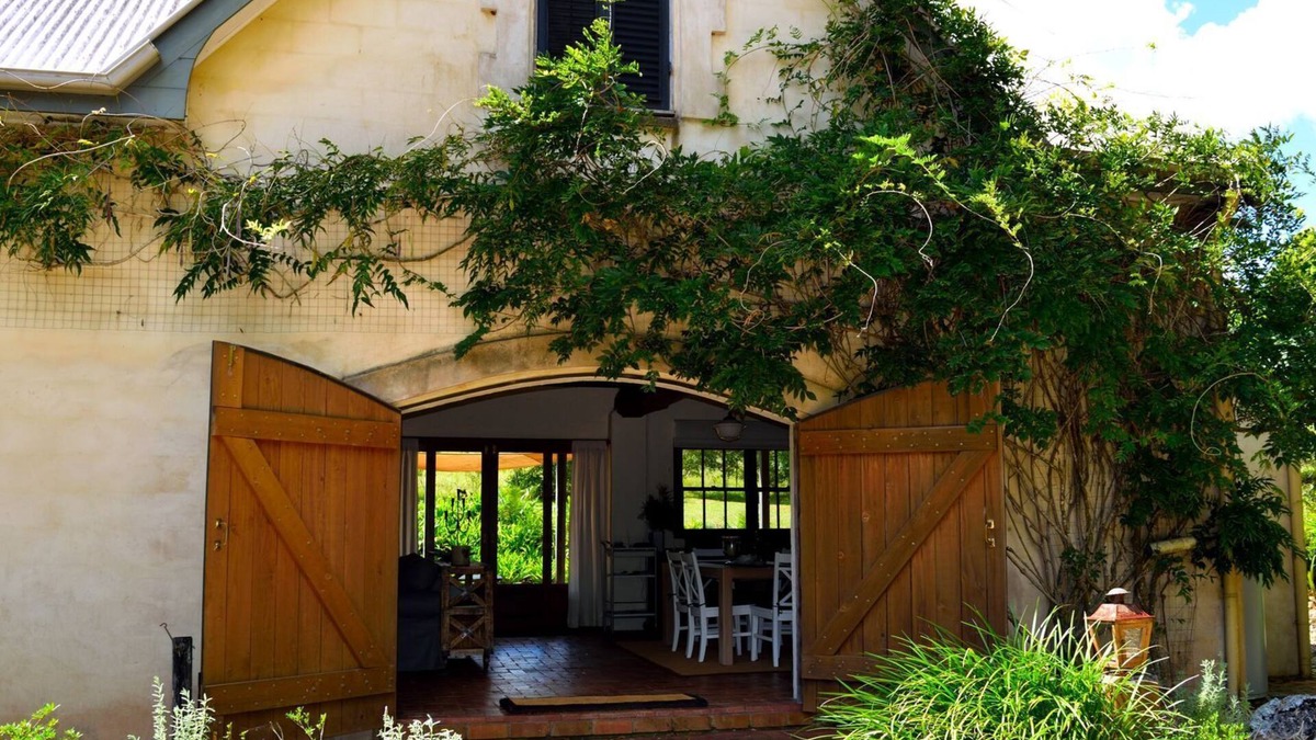 Federal House | The Barn - French Provincial Accommodation