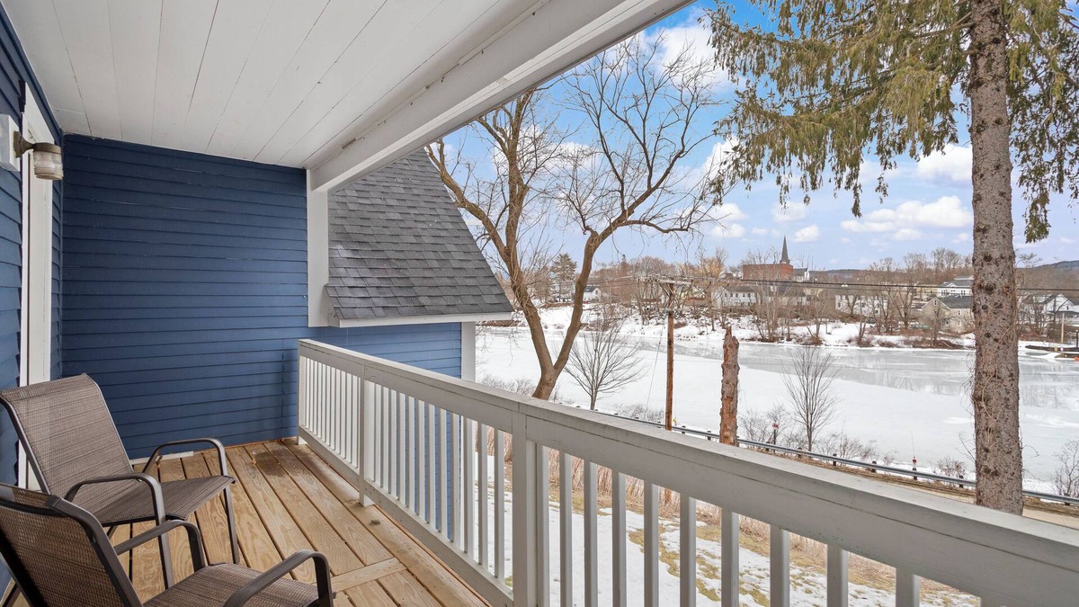 Pittsfield House | The Barn - Lake View and Pet Friendly