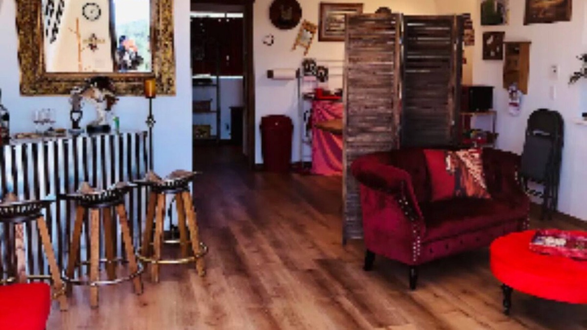 Warner Springs House | The Barn, mini petting zoo