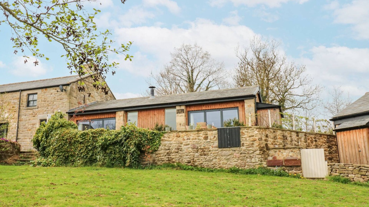 Riding Mill House | THE BARN, pet friendly, character holiday cottage in Corbridge