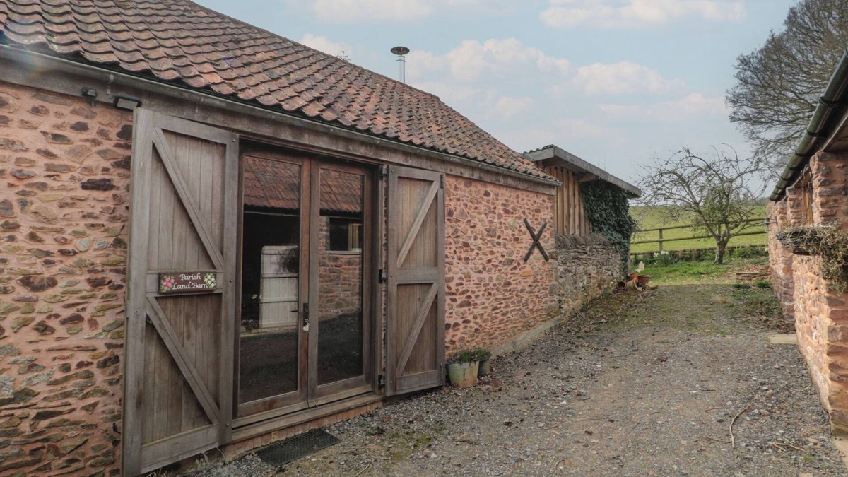 Kingston St Mary House | THE BARN, pet friendly, character holiday cottage in Spaxton