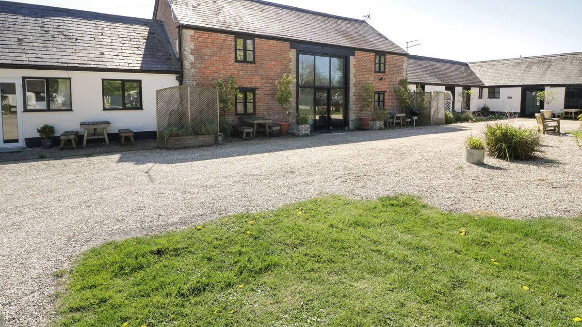 Sedgehill Cottage | THE BARN, pet friendly, luxury holiday cottage in Shaftesbury