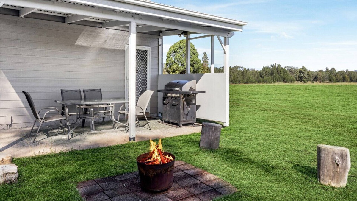 Lovedale Cottage | The Barn - Pet Friendly