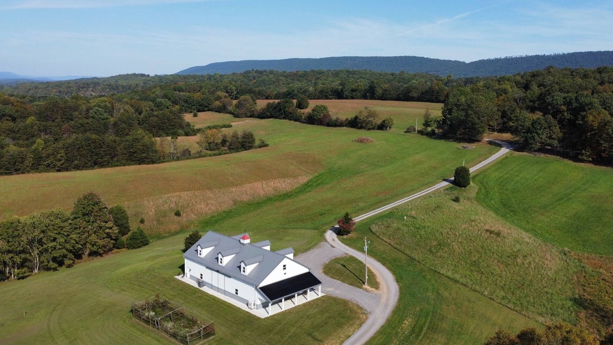Berkeley Springs House | The Barndominium at Berkeley Ridge - Book your getaway today!