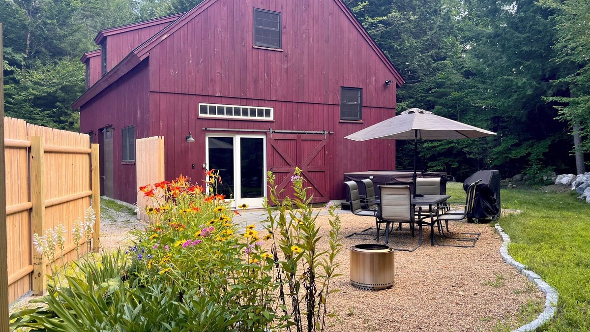 New Gloucester House | The Barnhouse with hot tub
