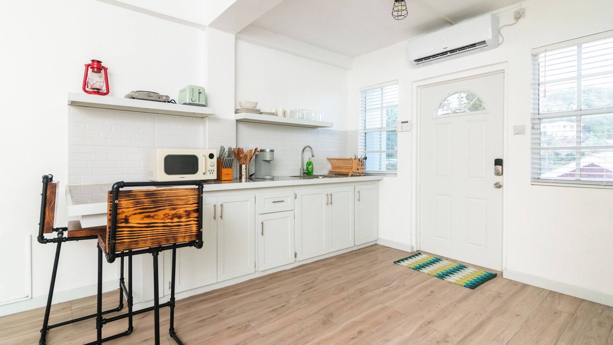 Kingstown Apartment | The Barnyard is a chic, cozy open concept studio apartment.