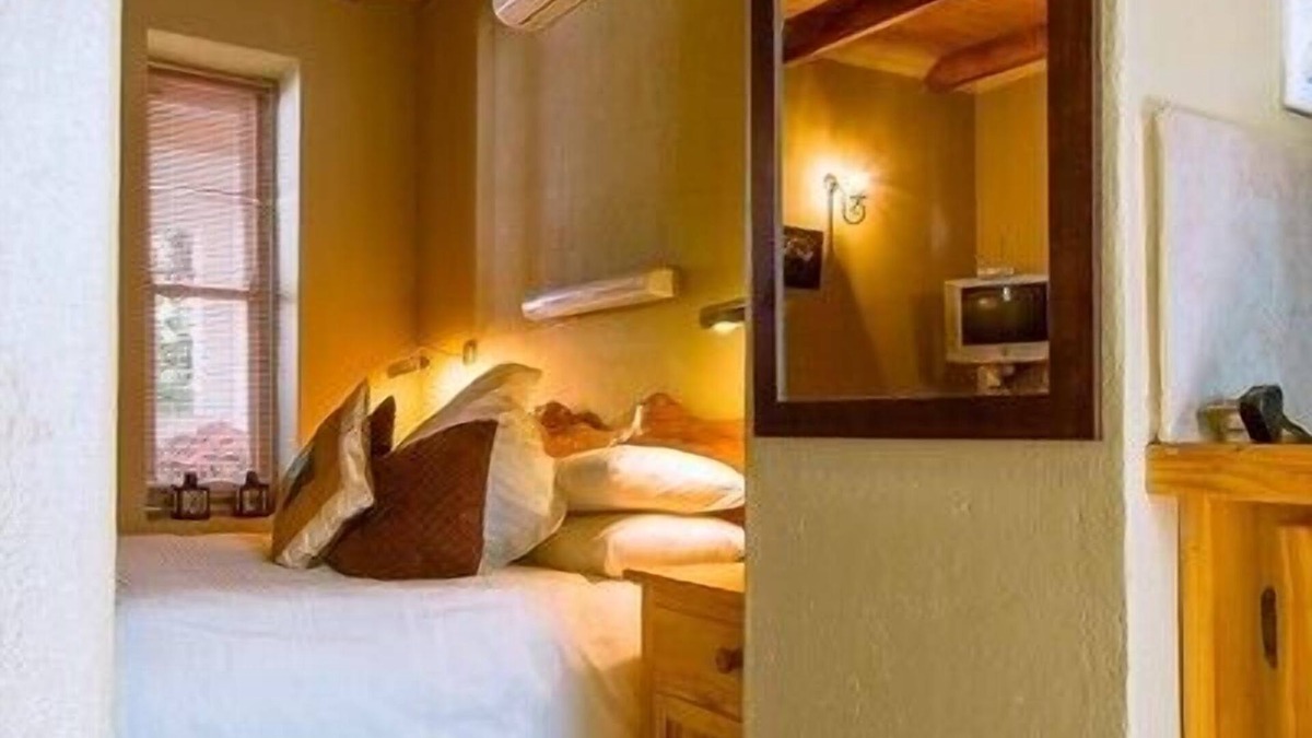 Colesberg House | The Barracks