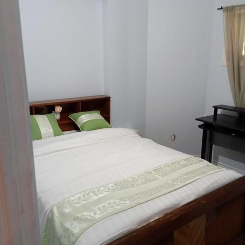Ledbury - Heron Gate - Ridgemont - Elmwood Bed & Breakfast | The Basement by the side door guest house