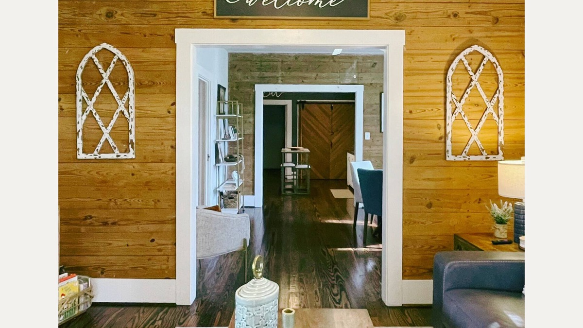Schulenburg House | The Baum Suite: Charming 1950s Gem in Schulenburg ~New Owner~