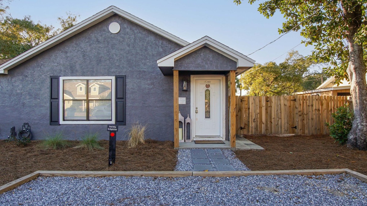 Panama City House | The Bay House - Pet Friendly! Basketball court, firepit - Walk to the Bay!