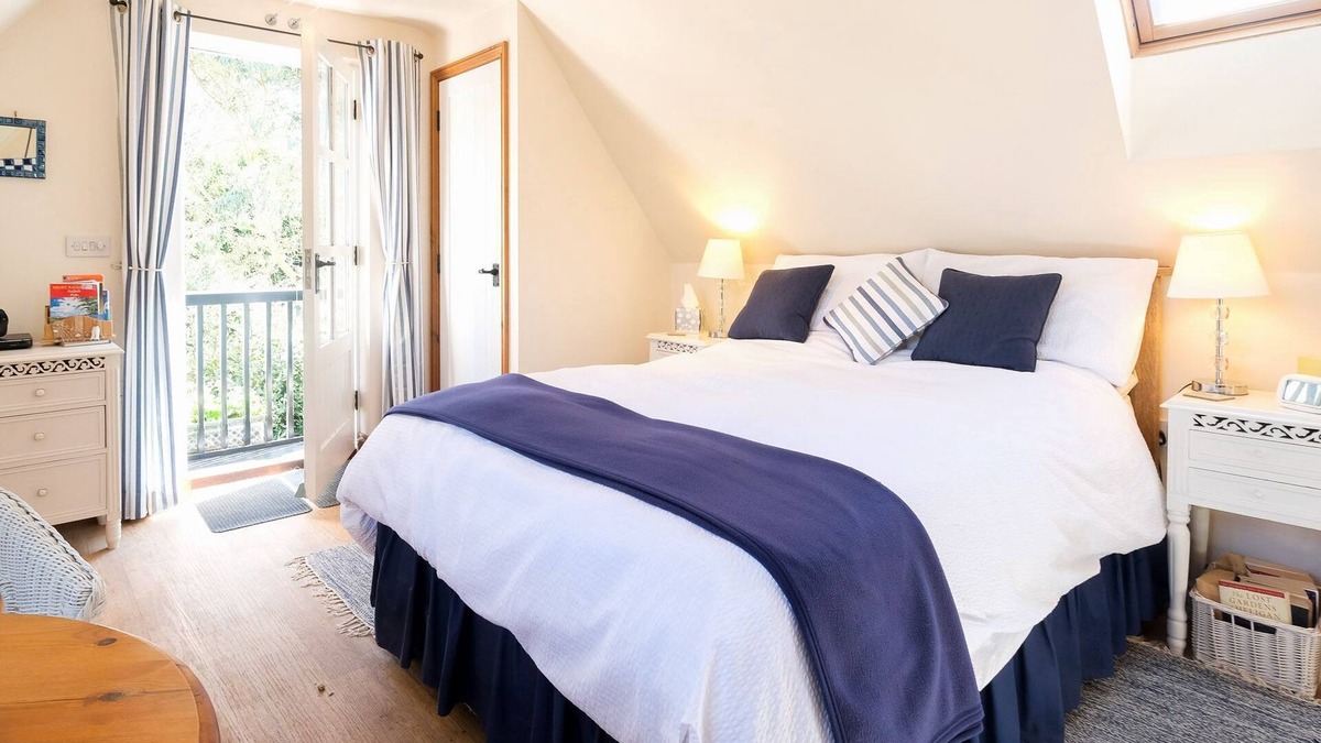 Thorpeness Cottage | The Bay Tree Studio - sleeps 2 guests in 1 bedroom