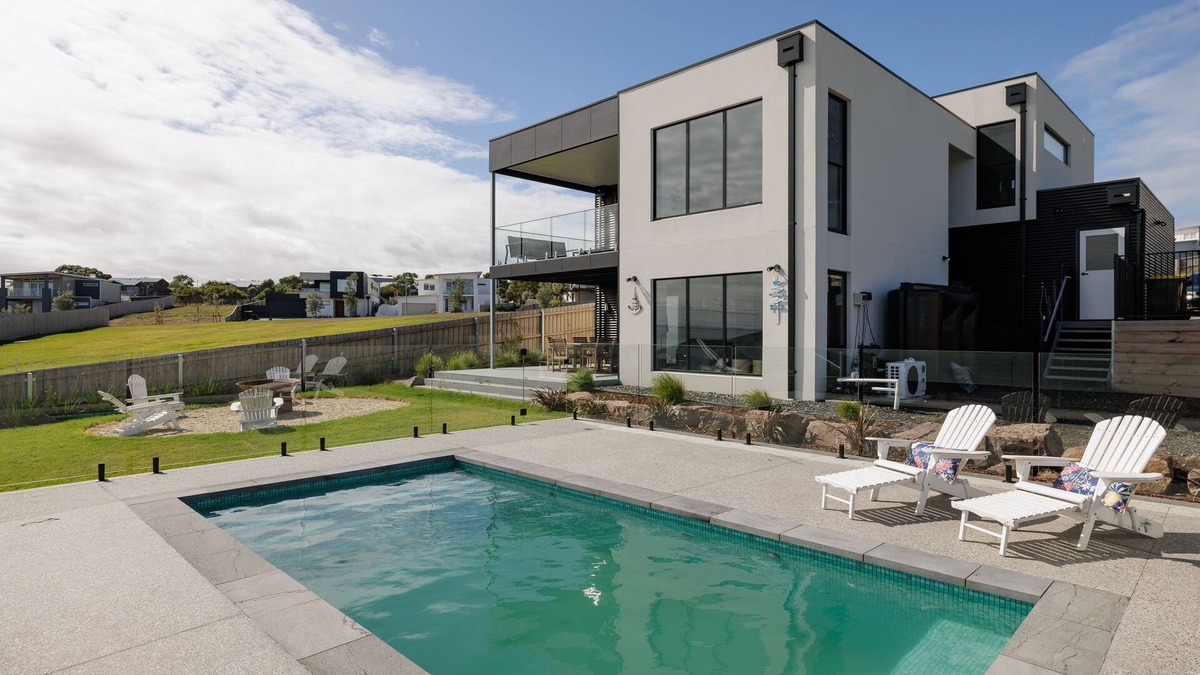 San Remo House | The Bay View San Remo by Ready Set Stay
