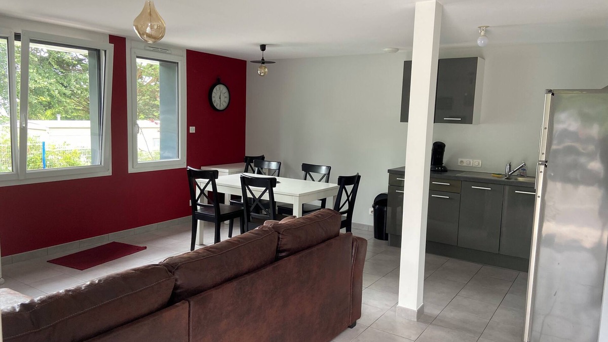 Donville-les-Bains Apartment | THE BEACH 200 metres and 1.5 kms from GRANVILLE, WIFI