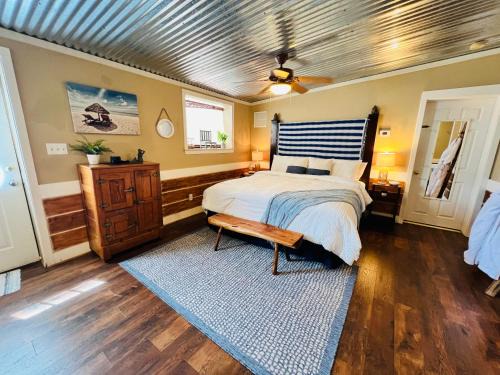 Canton House | The Beach Comber