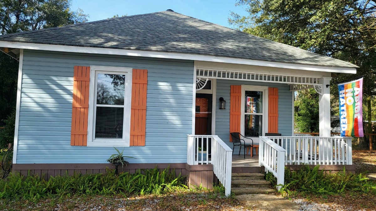 Mississippi City Cottage | The Beach Depot. Cheery historic cottage - 5 minute walk to beach/boat launch