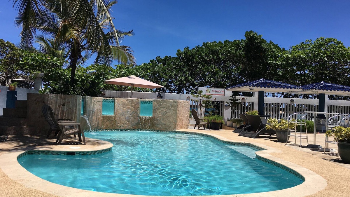 Campamento Pinones Villa | The Beach Guesthouse - Oceanfront Paradise for 13 guests