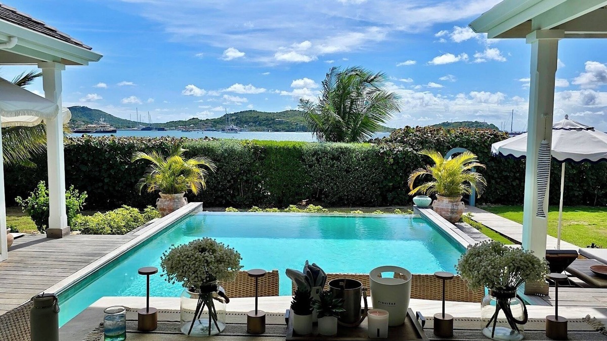 Falmouth Harbour Villa | The Beach House a Luxury Beachfront 3-bedroom villa in lovely Falmouth Harbour