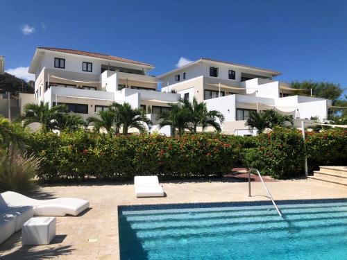 Sint Michiel Apartment | The beach House- 1Room Apartment at Blue Bay resort