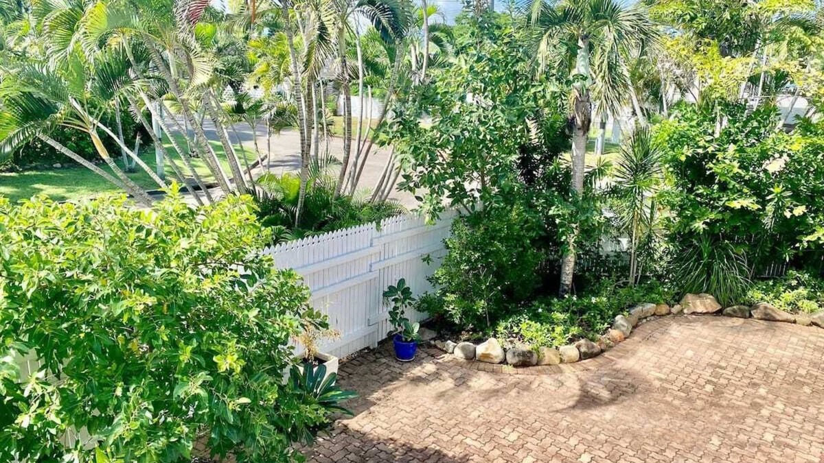 Pallarenda House | The Beach House-walk to Pallarenda beach!