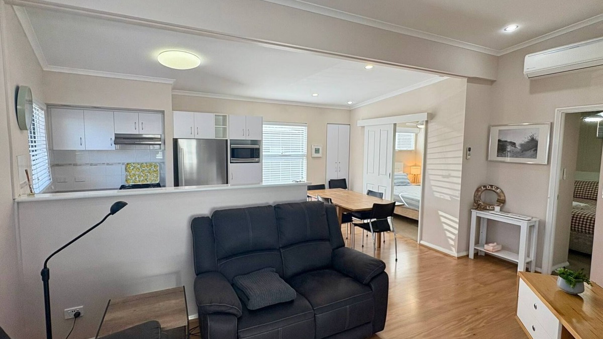 Broadwater House | The Beach Quarters Cabin – Relaxed Coastal Living at Geographe Bay Holiday Park