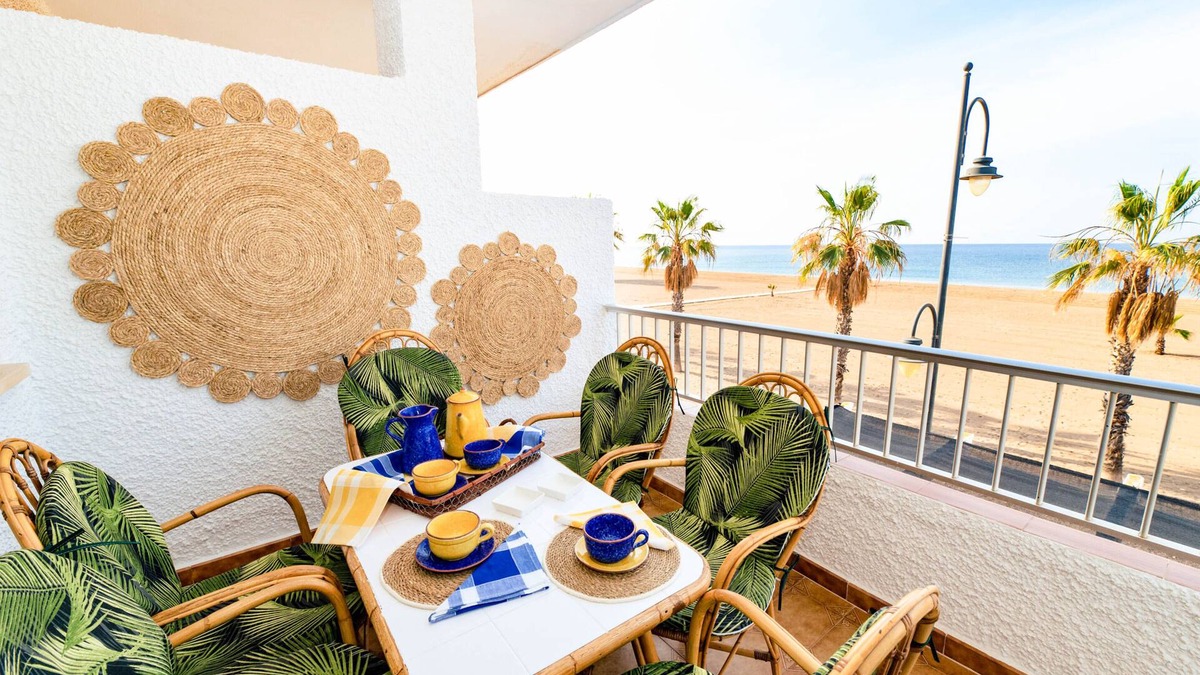 Bolnuevo House | THE BEACH (VILLA MAR) - Fantastic beach front apartment - Free WiFi