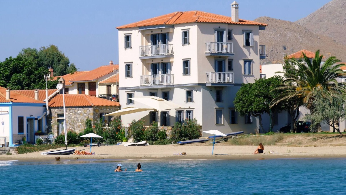 Myrina Apartment | The Beachfront Villa (1st Floor 3 Bed Apartment)