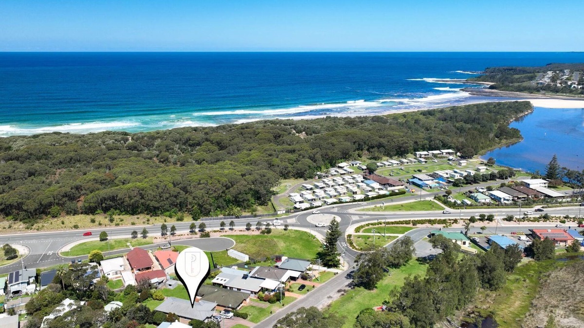 Burrill Lake House | The Beachhouse @ Burrill - Your serene lake house retreat awaits