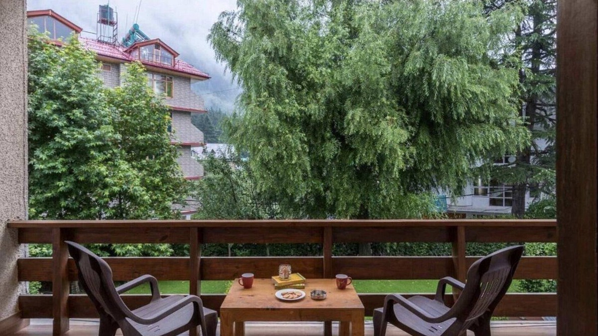 Old Manali House | The Bear Creek Luxury 2BHK Villa at Mall Road Manalin