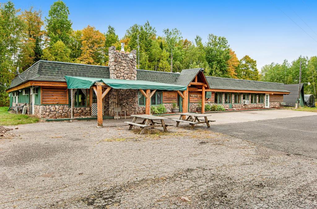 Presque Isle House | The Bear Lodge